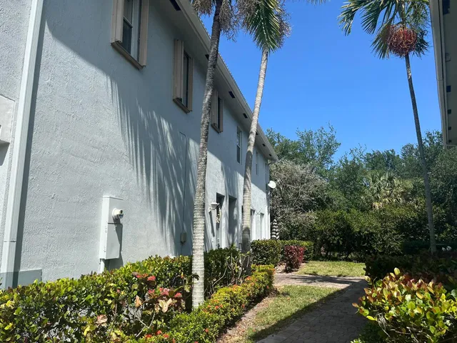  Residence photo 17