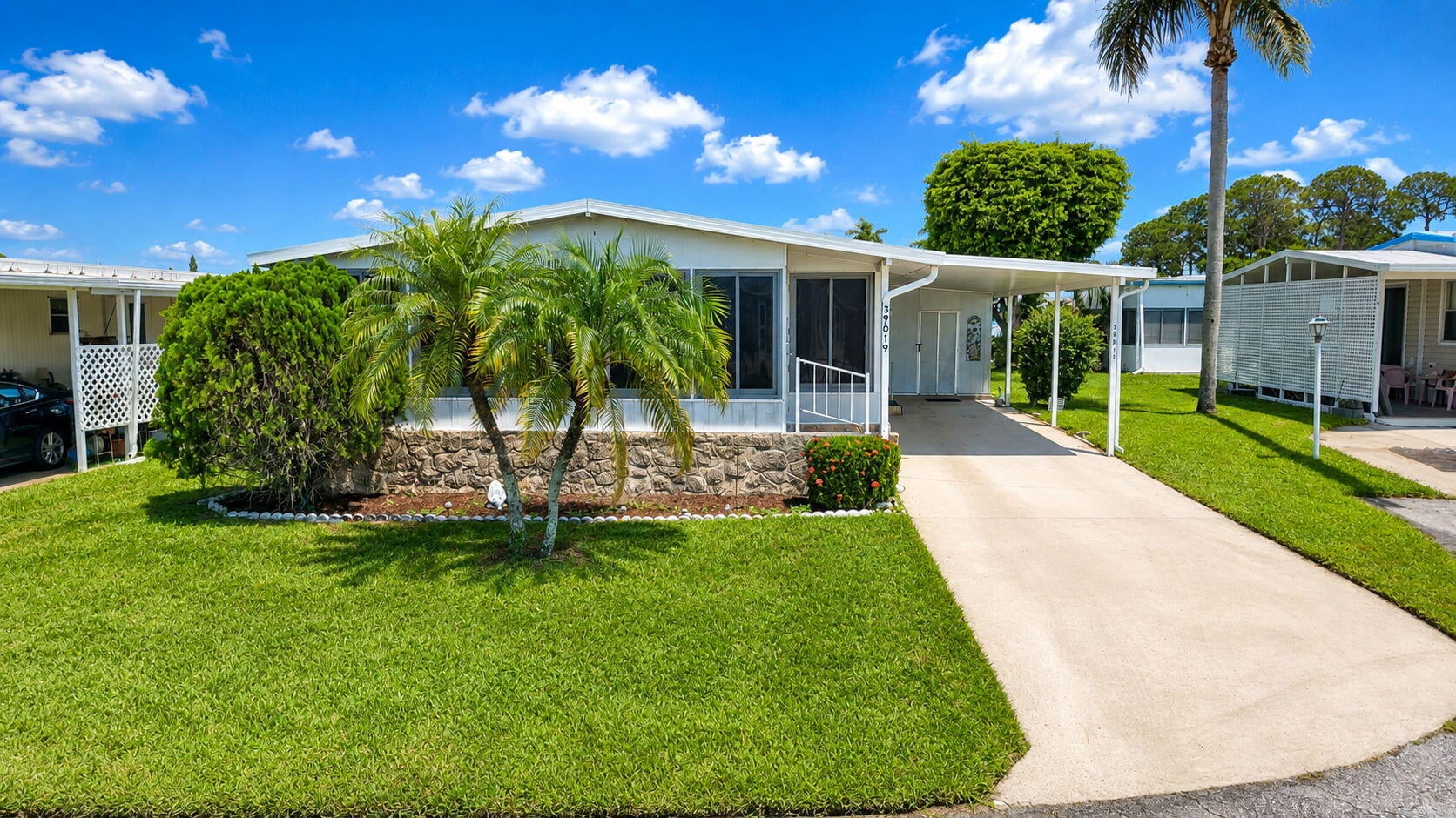 Residence photo 3