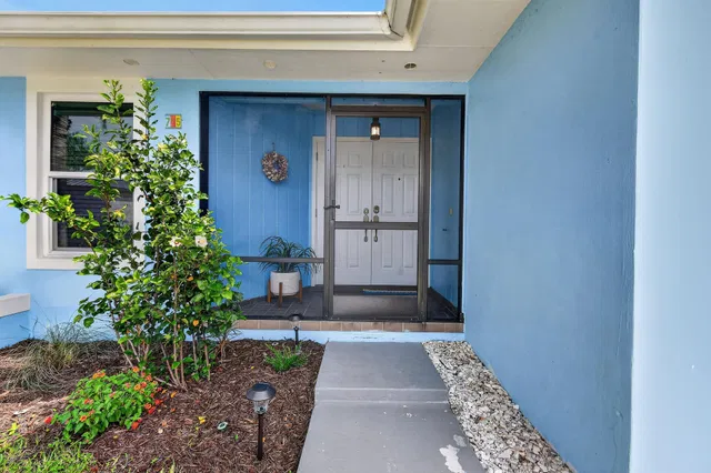 Residence photo 3