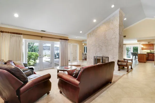 Residence photo 9