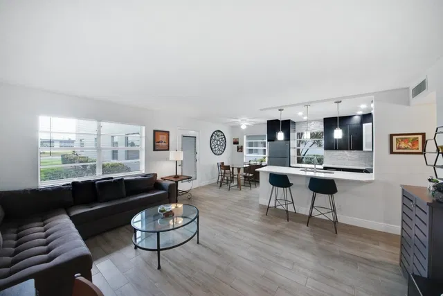 Residence photo 11