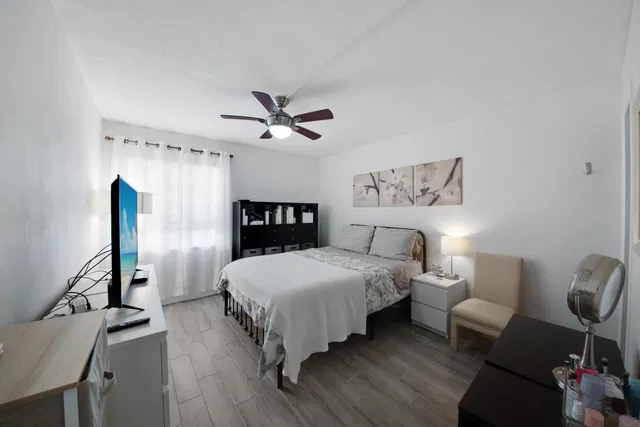 Residence photo 16