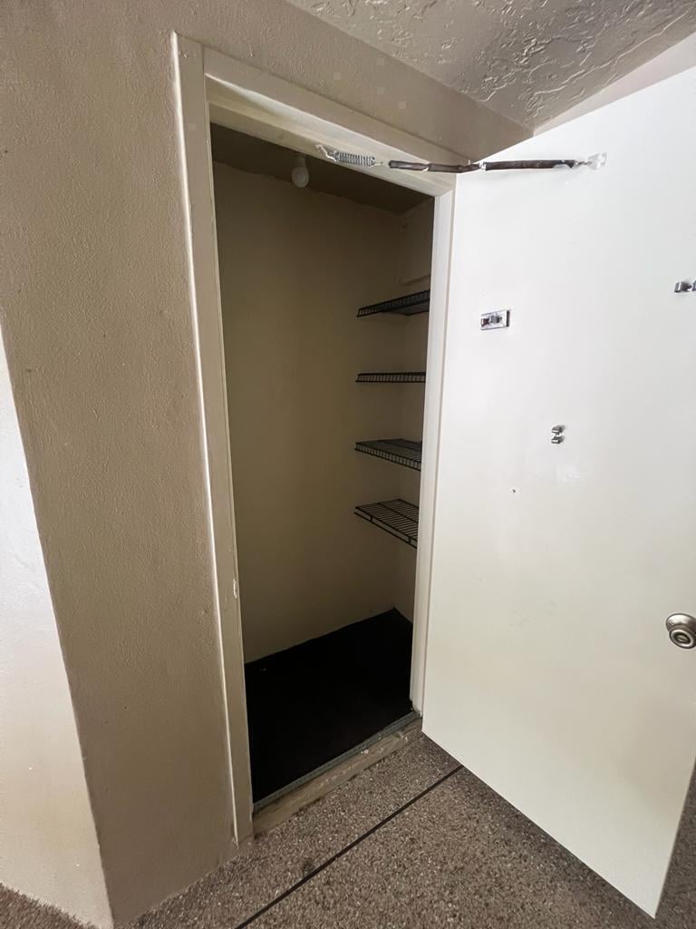 Unit C3 photo 4