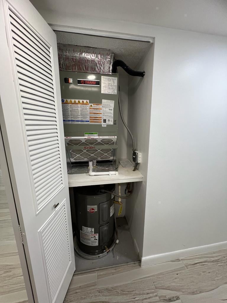Unit C3 photo 12