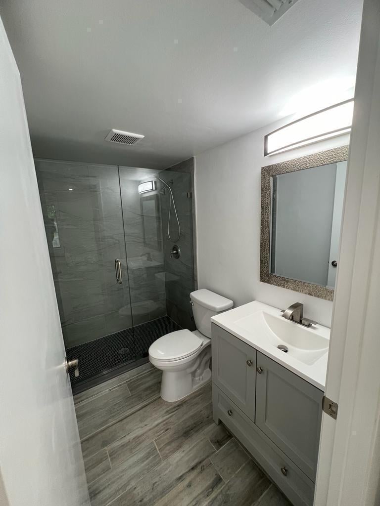 Unit C3 photo 15