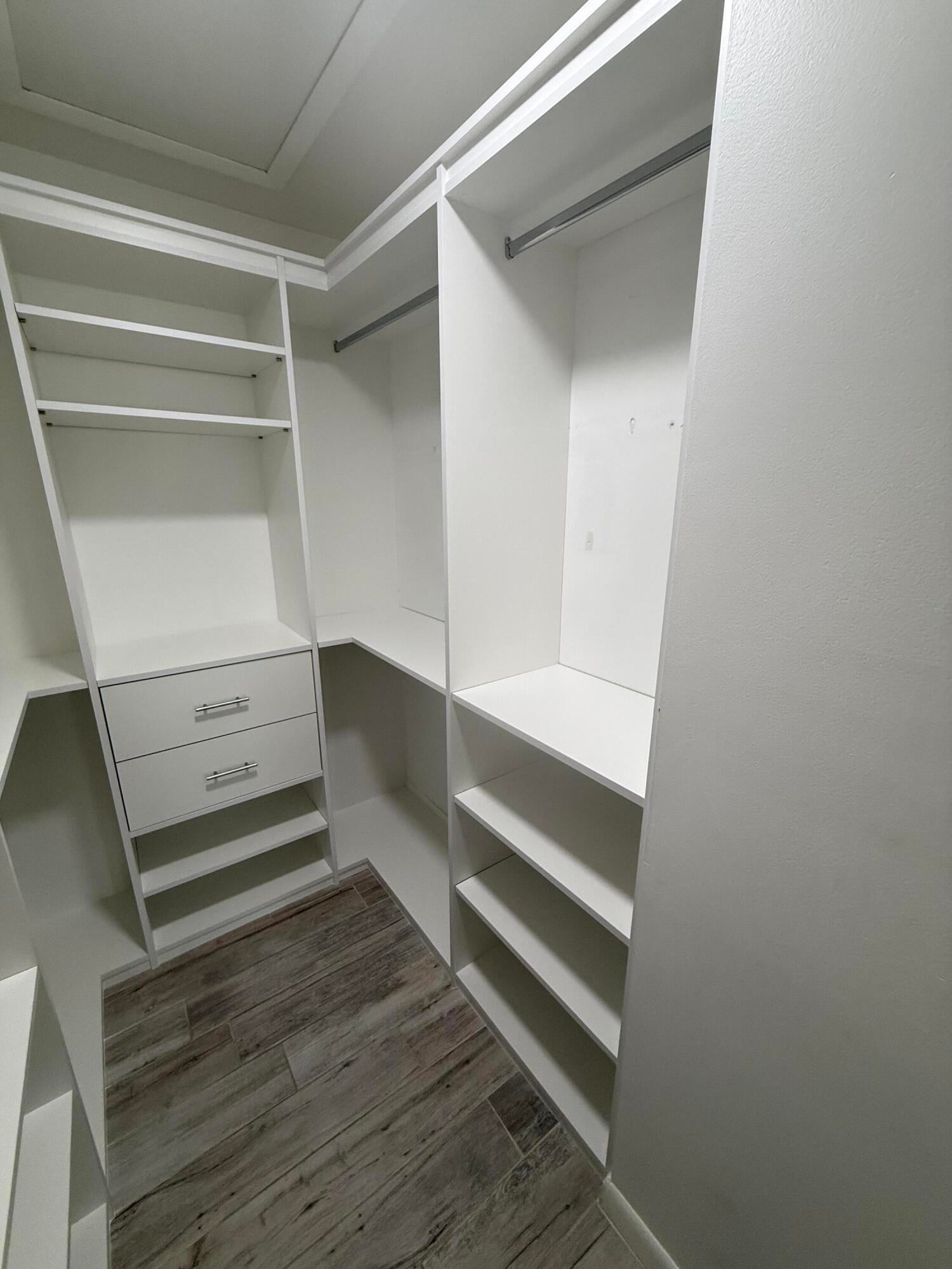 Unit C3 photo 19
