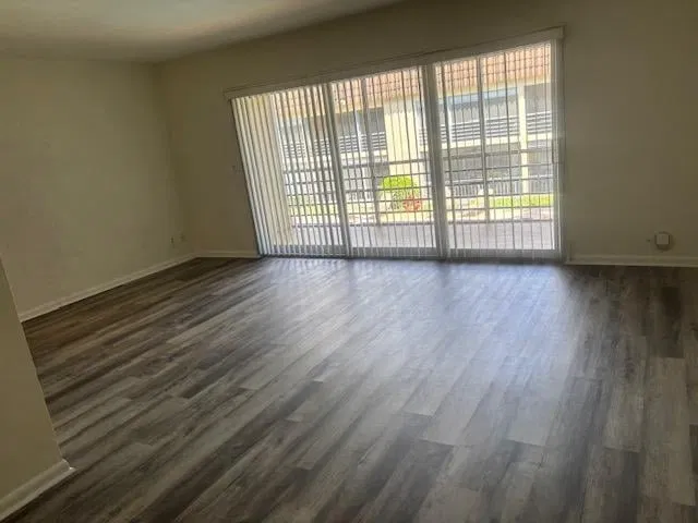 Unit 223 photo 5