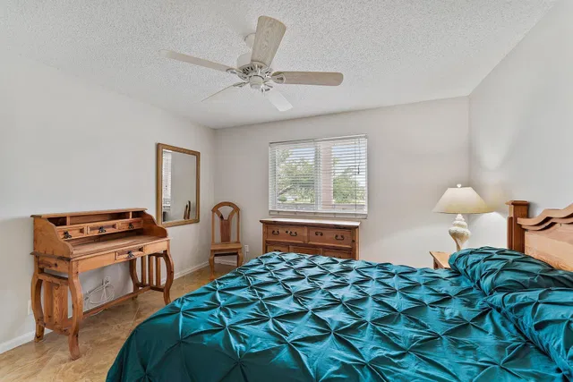 Unit c203 photo 9