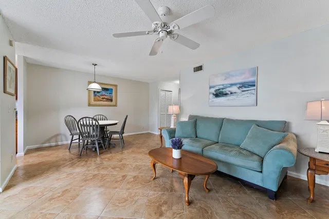 Unit c203 photo 15