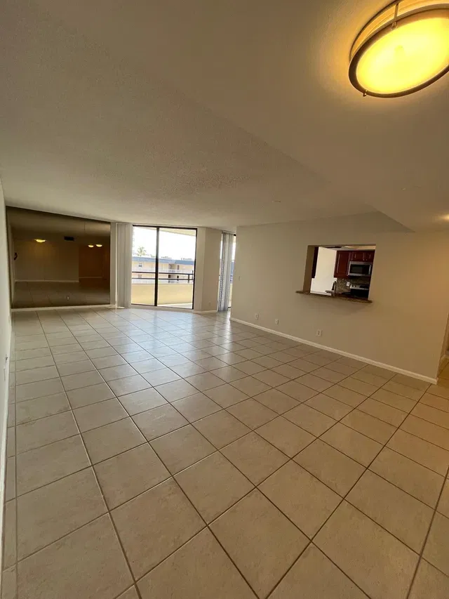 South Palm Beach Unit 411 photo 6