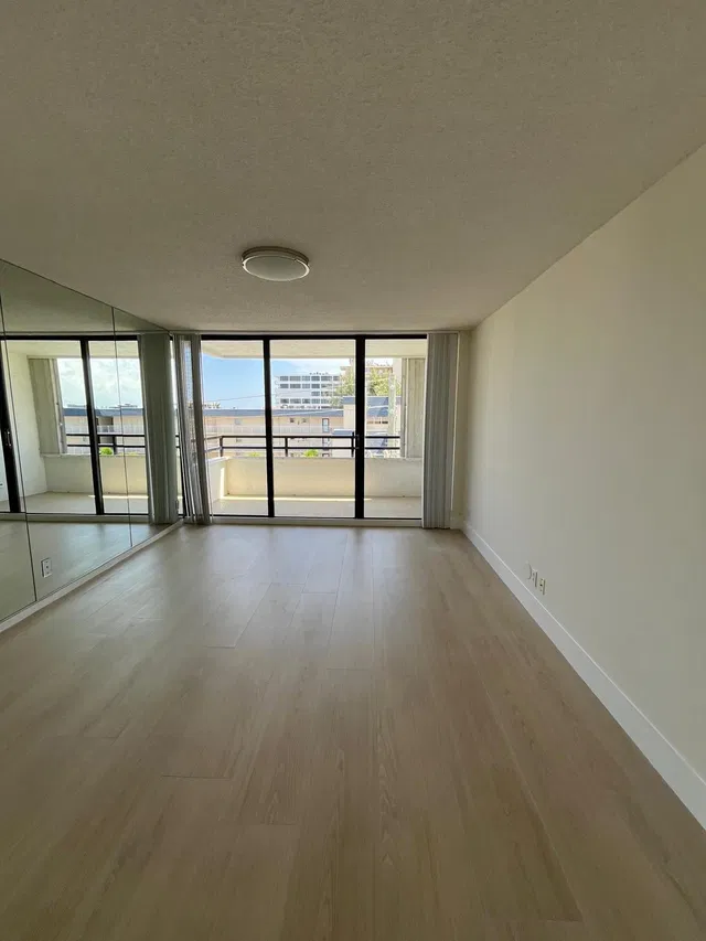 South Palm Beach Unit 411 photo 11