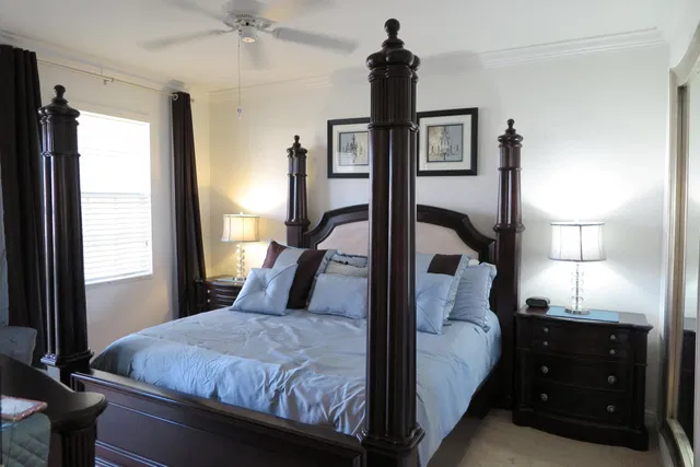 Unit 819 photo 4