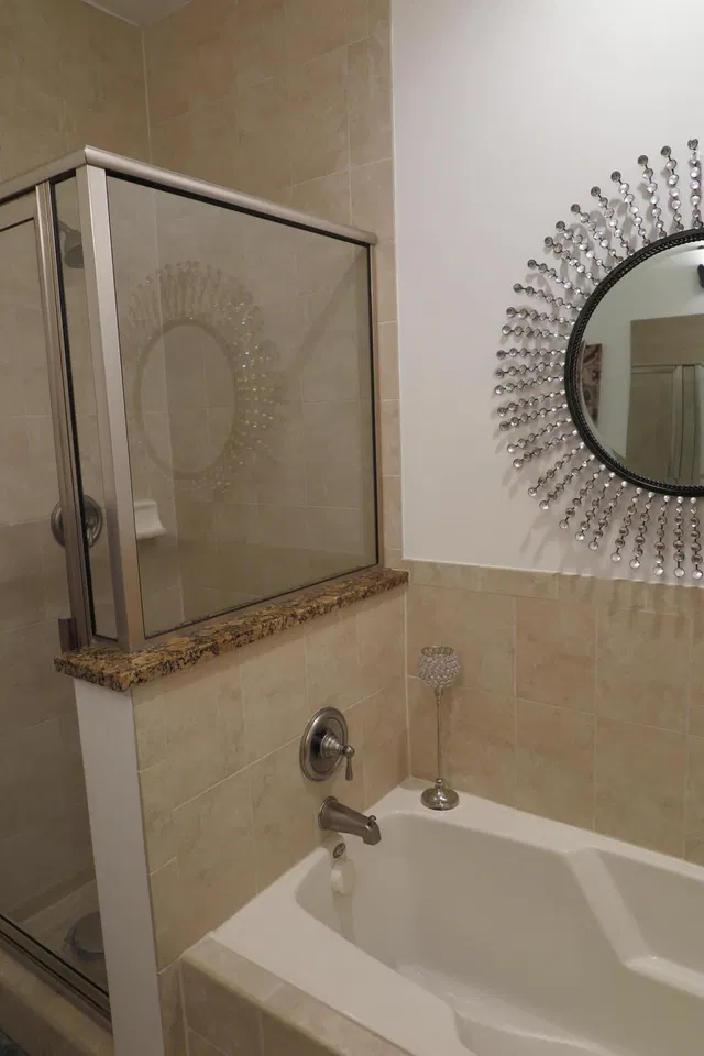 Unit 819 photo 6