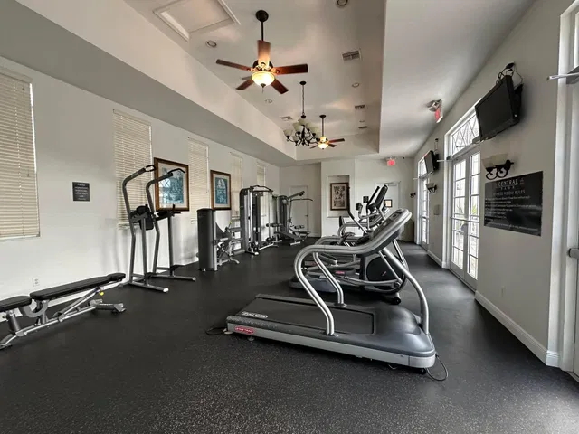 Unit 819 photo 14