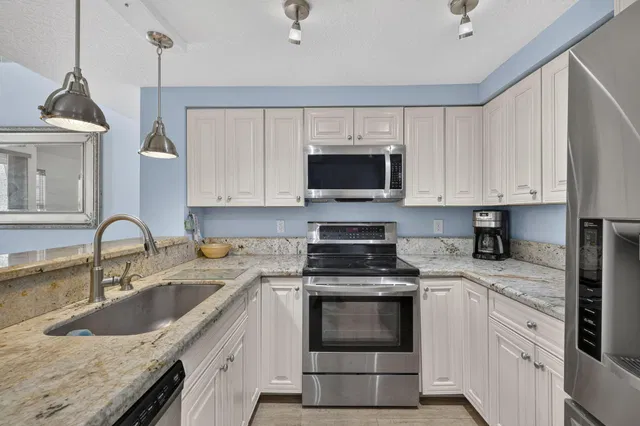  Unit 1209 photo 14