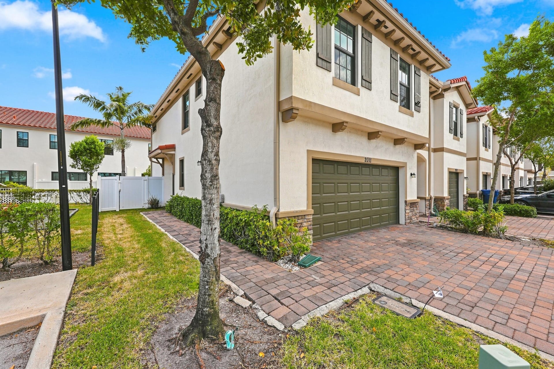 Residence photo 2