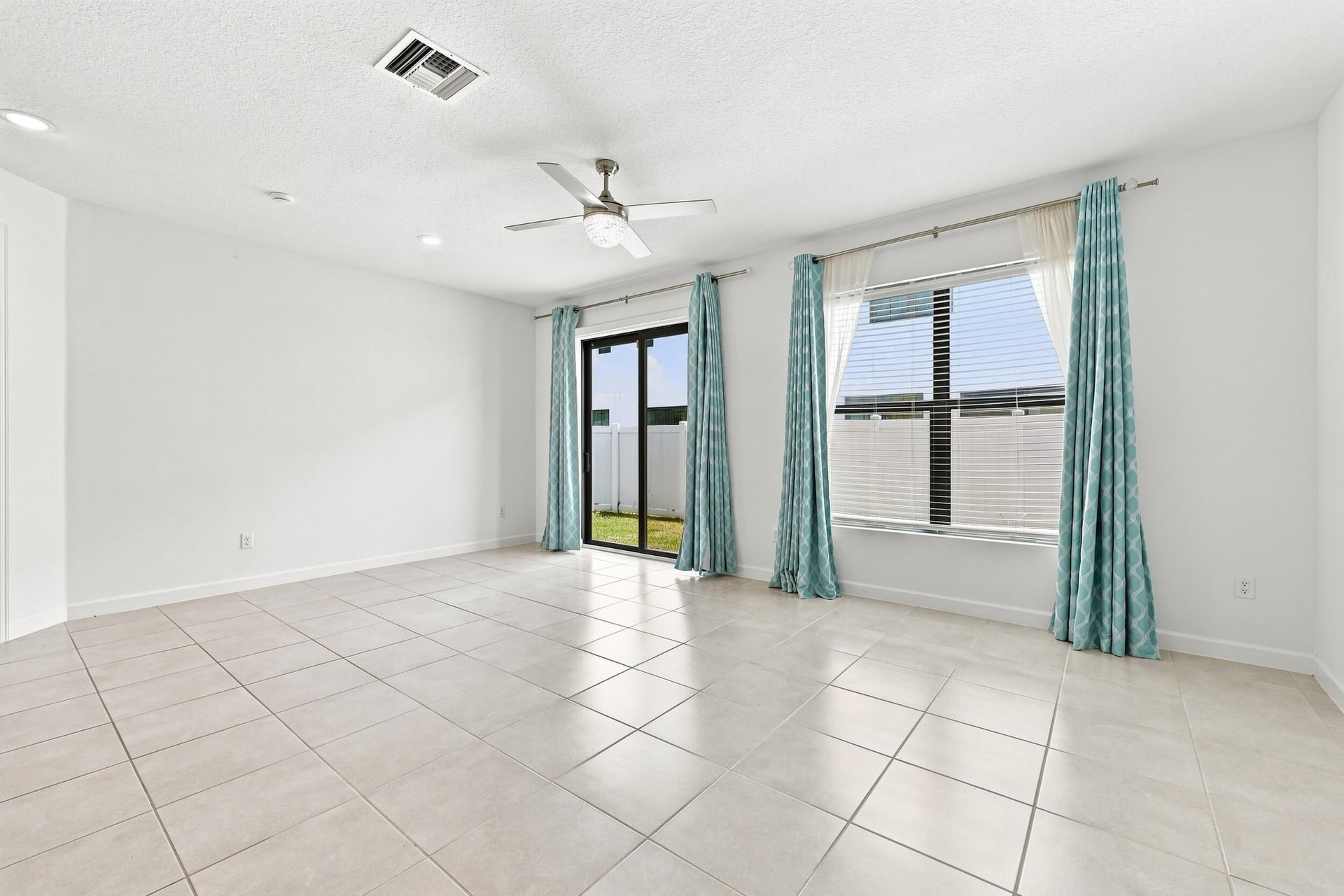 Residence photo 3