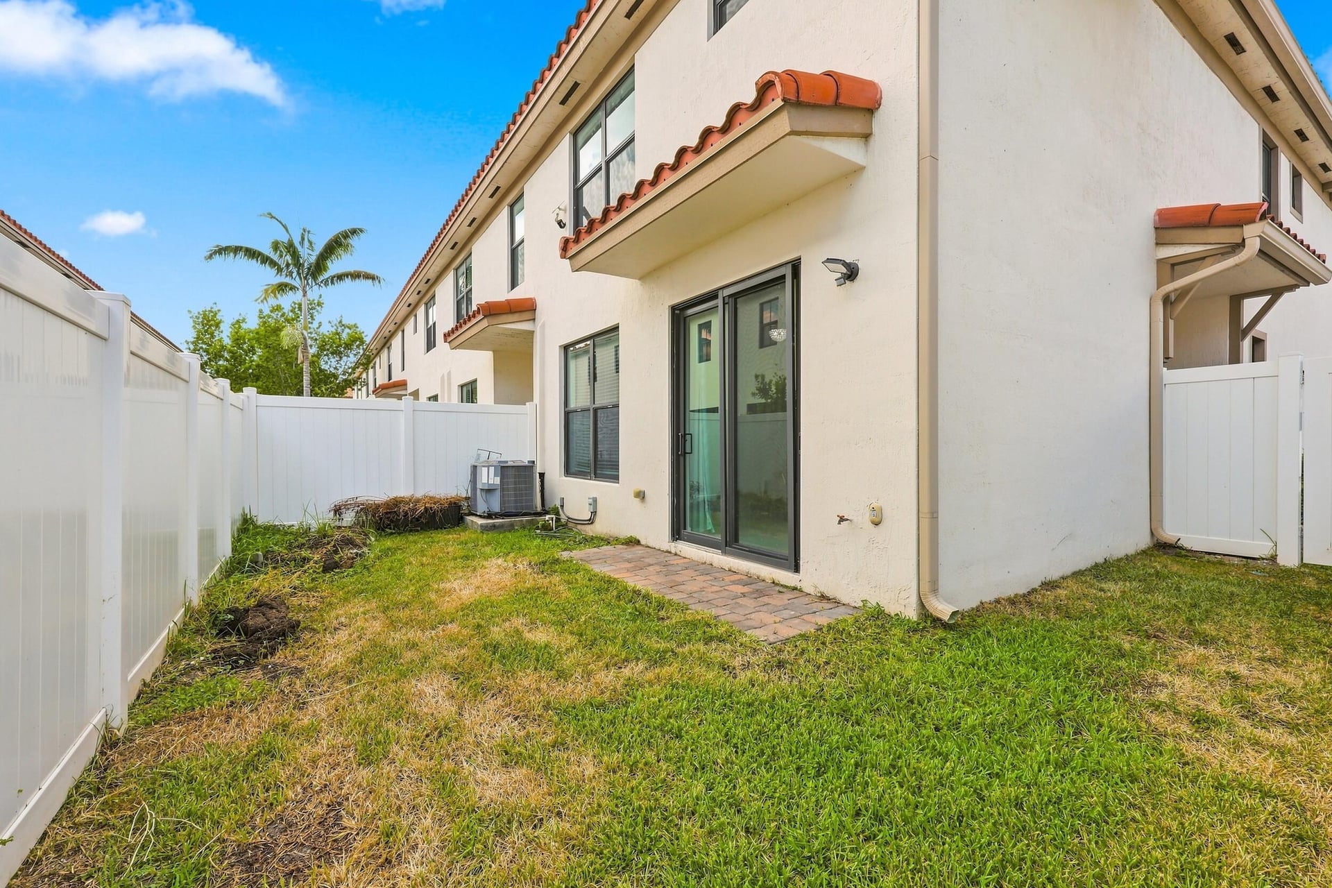Residence photo 9