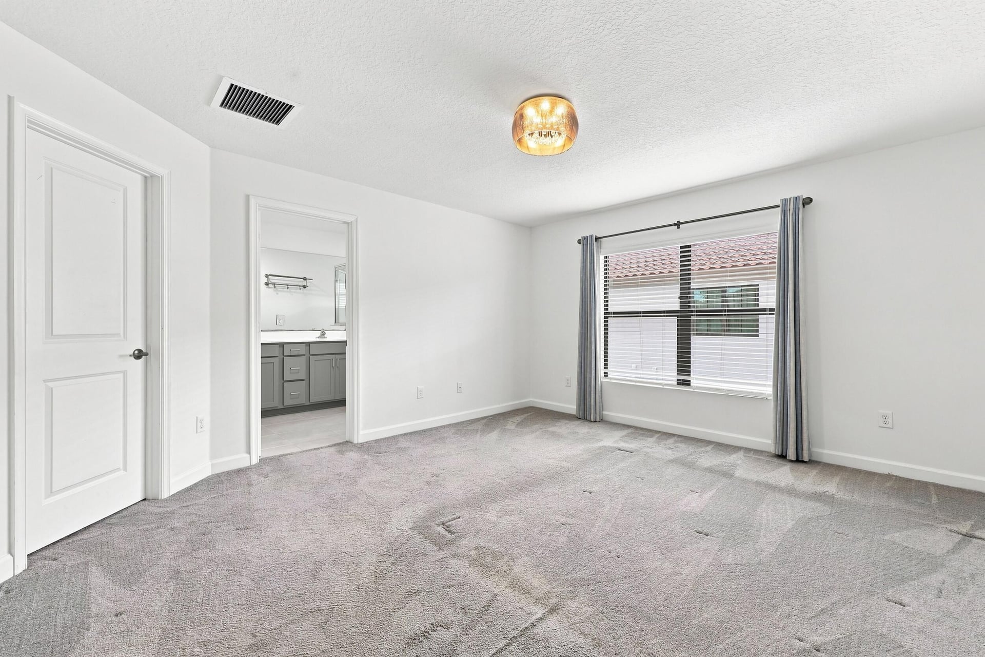 Residence photo 12