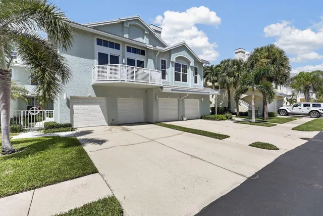Unit 1209 photo 3