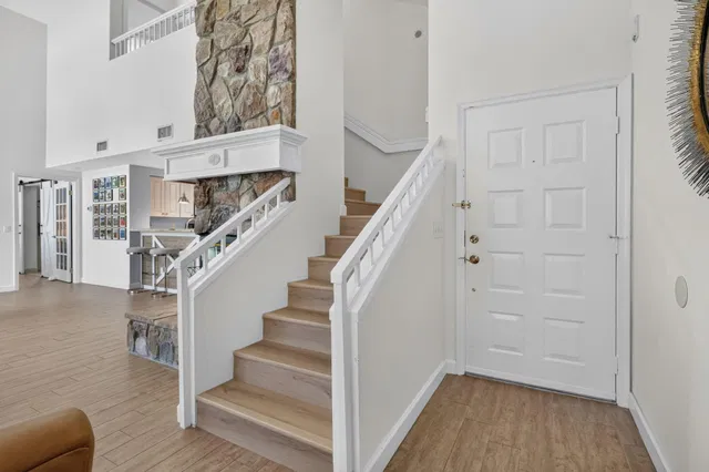 Unit 1209 photo 6