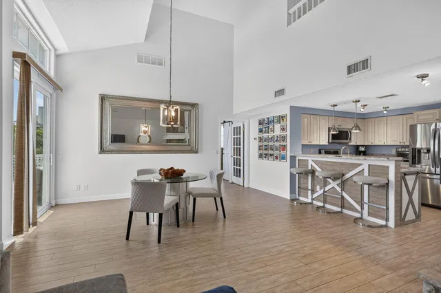 Unit 1209 photo 13