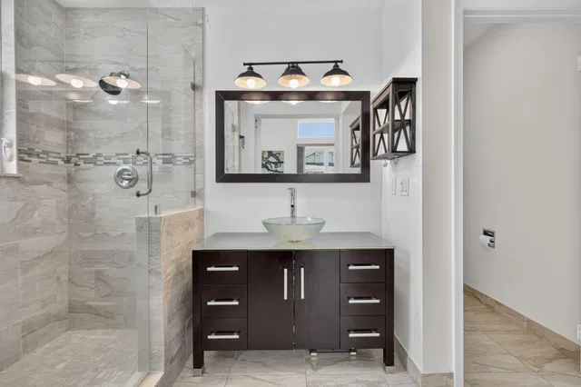 Unit 1209 photo 30