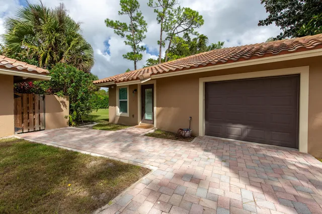 Residence photo 2