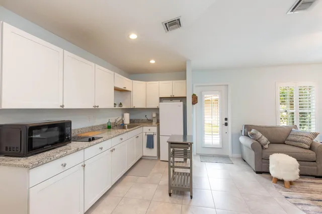 Residence photo 5