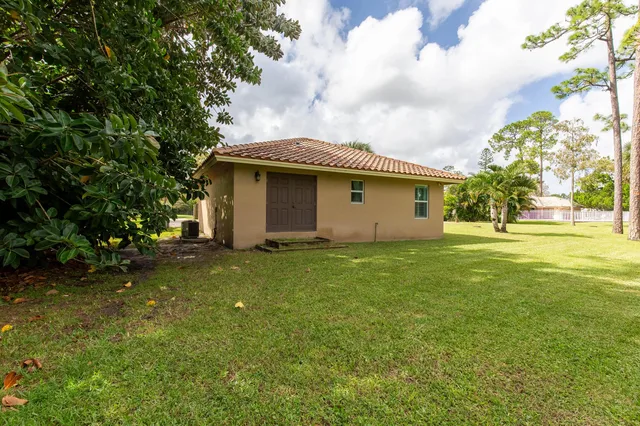 Residence photo 17
