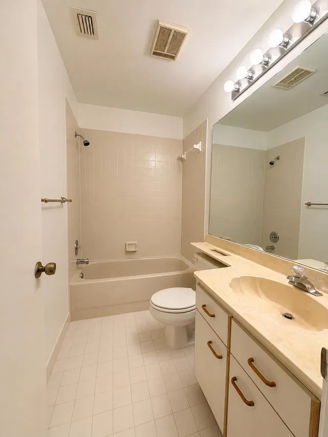 Unit 5331 photo 7