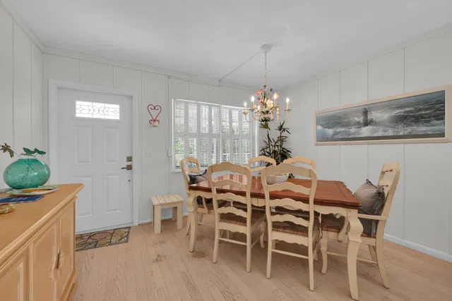 Unit 16 photo 8