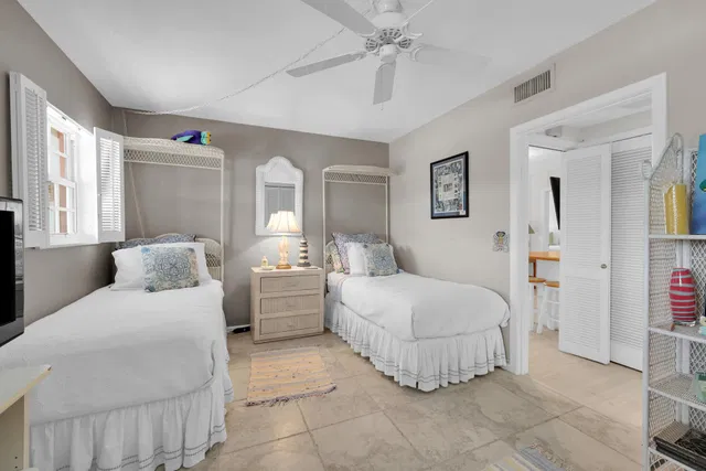 Unit 16 photo 19