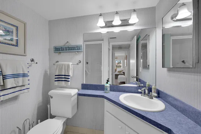 Unit 16 photo 20