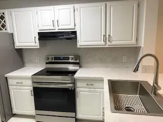Unit 9-209 photo 2