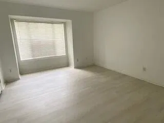 Unit 9-209 photo 6