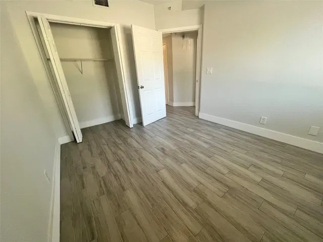 Unit 1316 photo 6