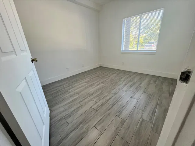 Unit 1316 photo 7
