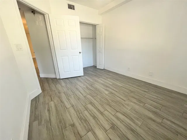 Unit 1316 photo 8