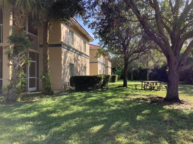Unit 1316 photo 12