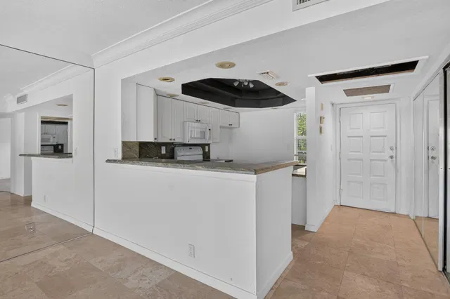 Unit C309 photo 3