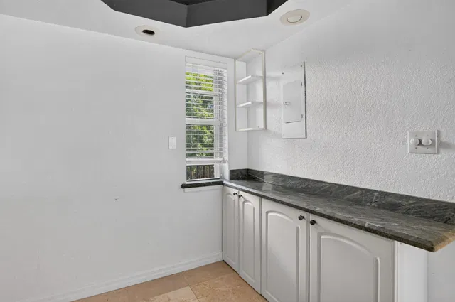 Unit C309 photo 12