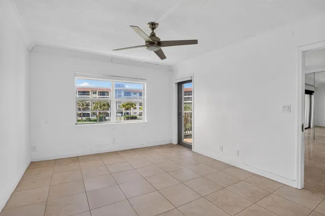 Unit C309 photo 14