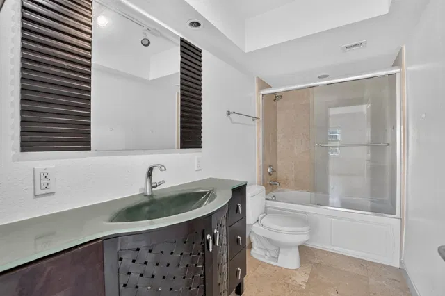 Unit C309 photo 16