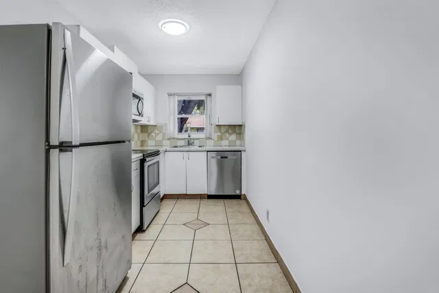 Unit C photo 3