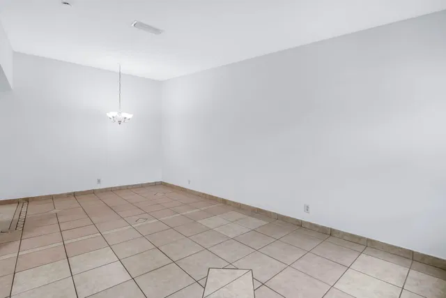 Unit C photo 6