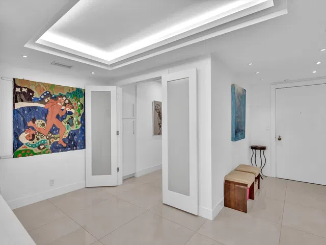 The Meridian Unit 108S photo 8