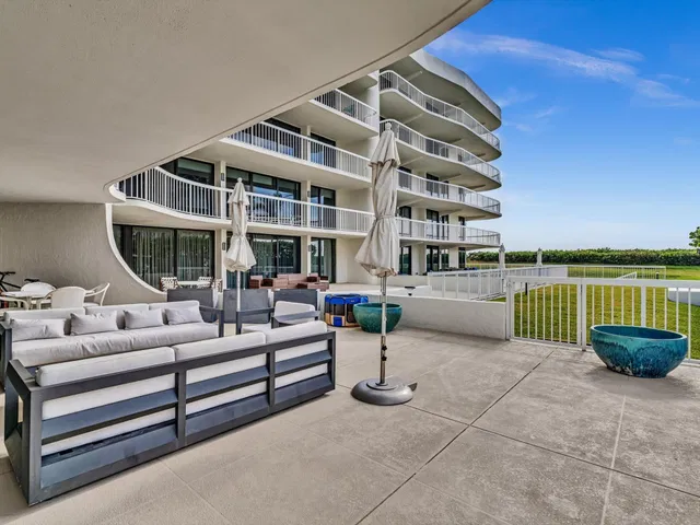 The Meridian Unit 108S photo 17