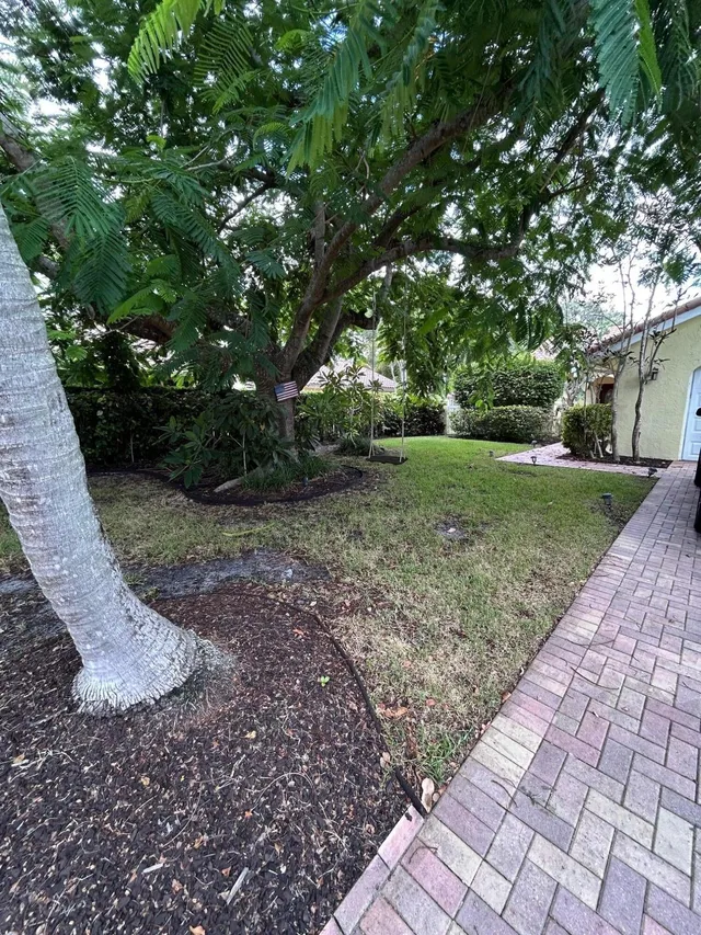 Residence photo 2