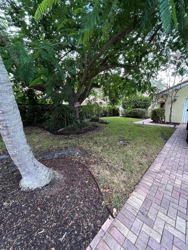 Residence photo 3